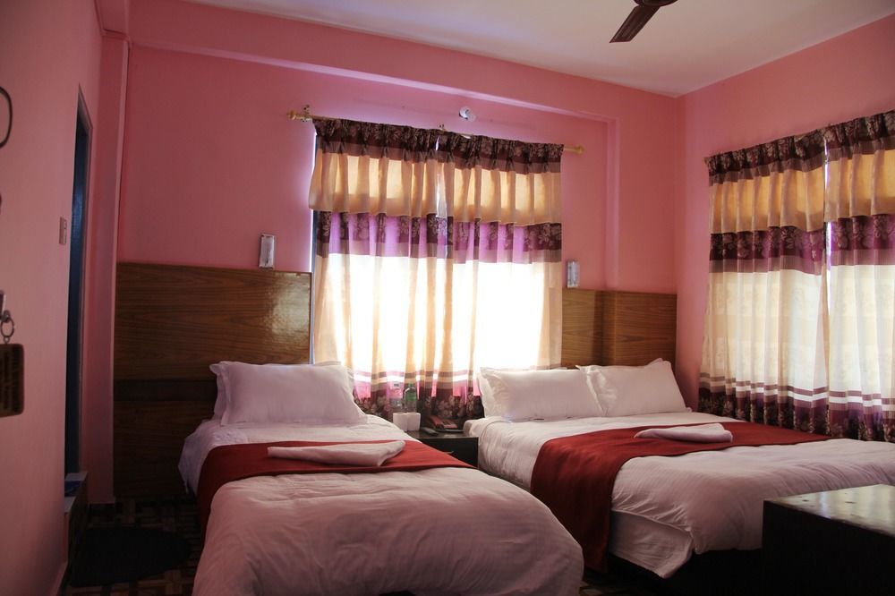 Hotel Buttercup Pokhara Exterior foto