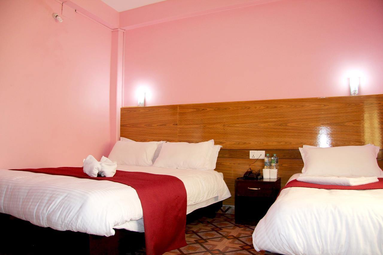 Hotel Buttercup Pokhara Exterior foto