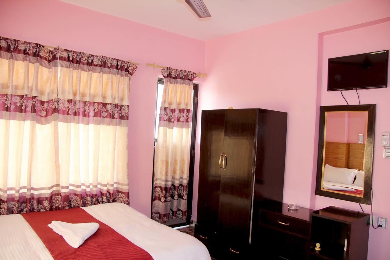 Hotel Buttercup Pokhara Exterior foto