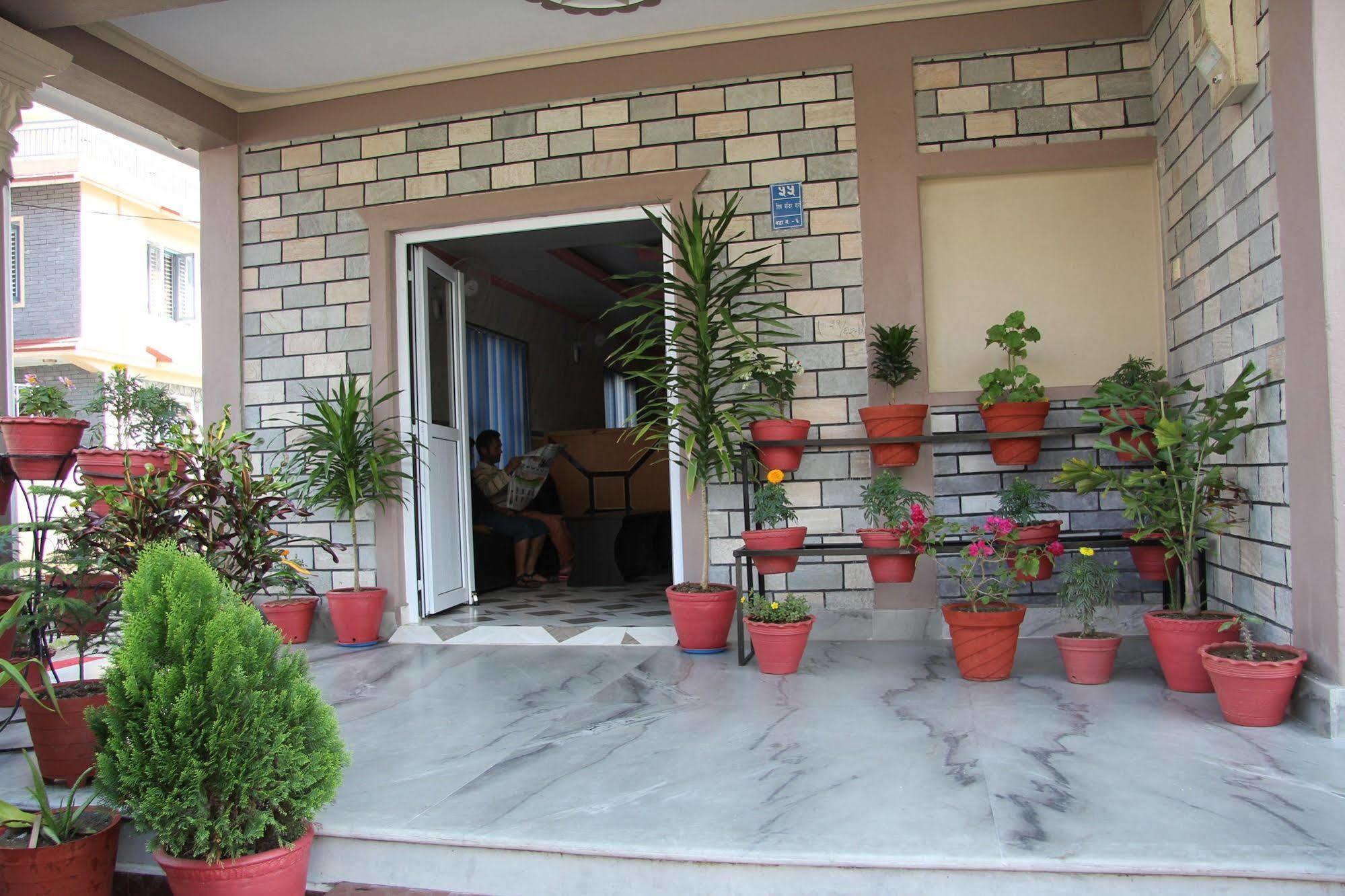 Hotel Buttercup Pokhara Exterior foto