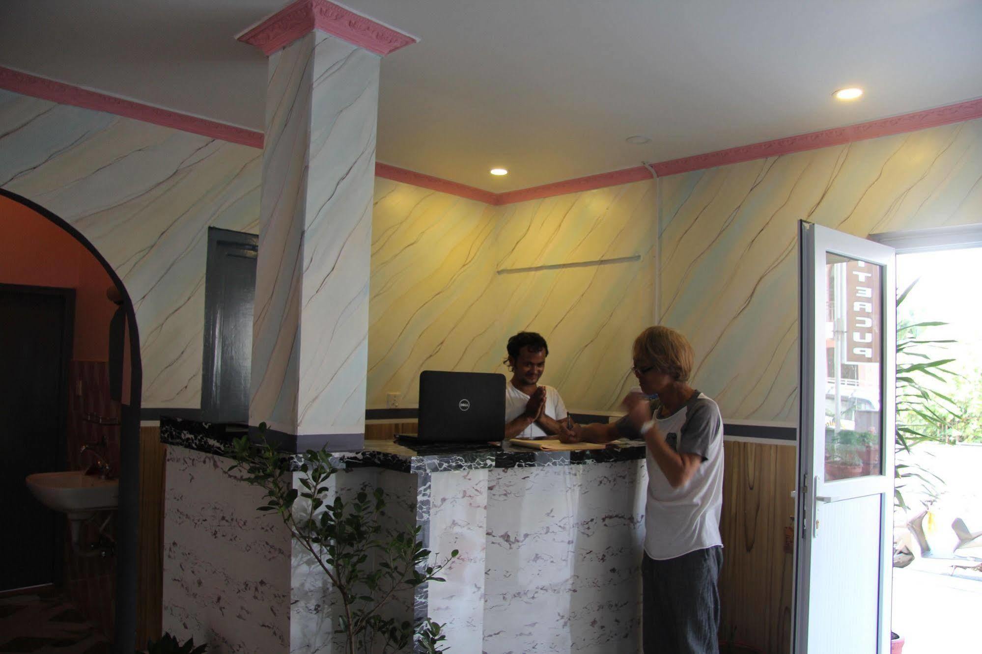 Hotel Buttercup Pokhara Exterior foto