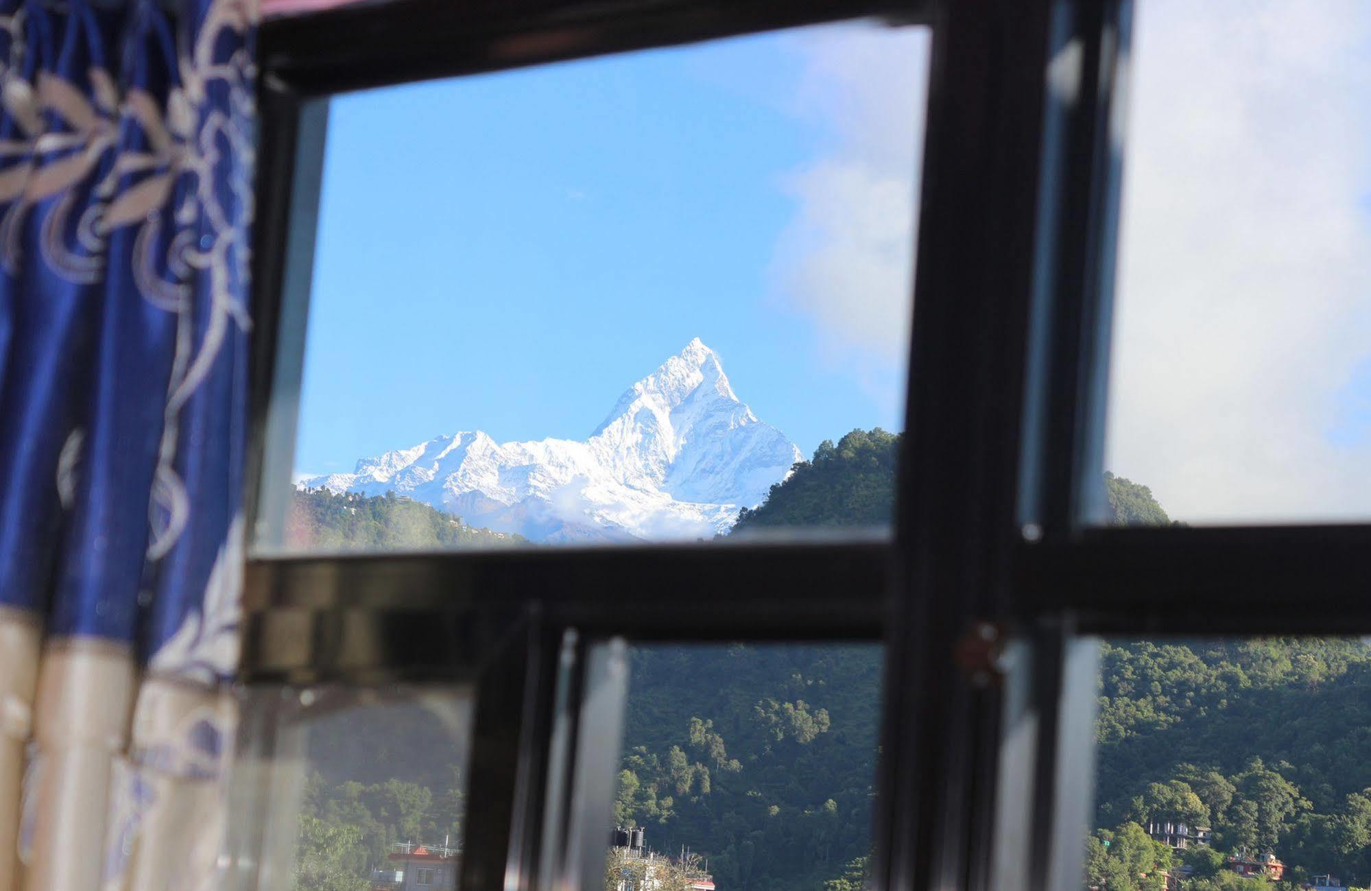 Hotel Buttercup Pokhara Exterior foto