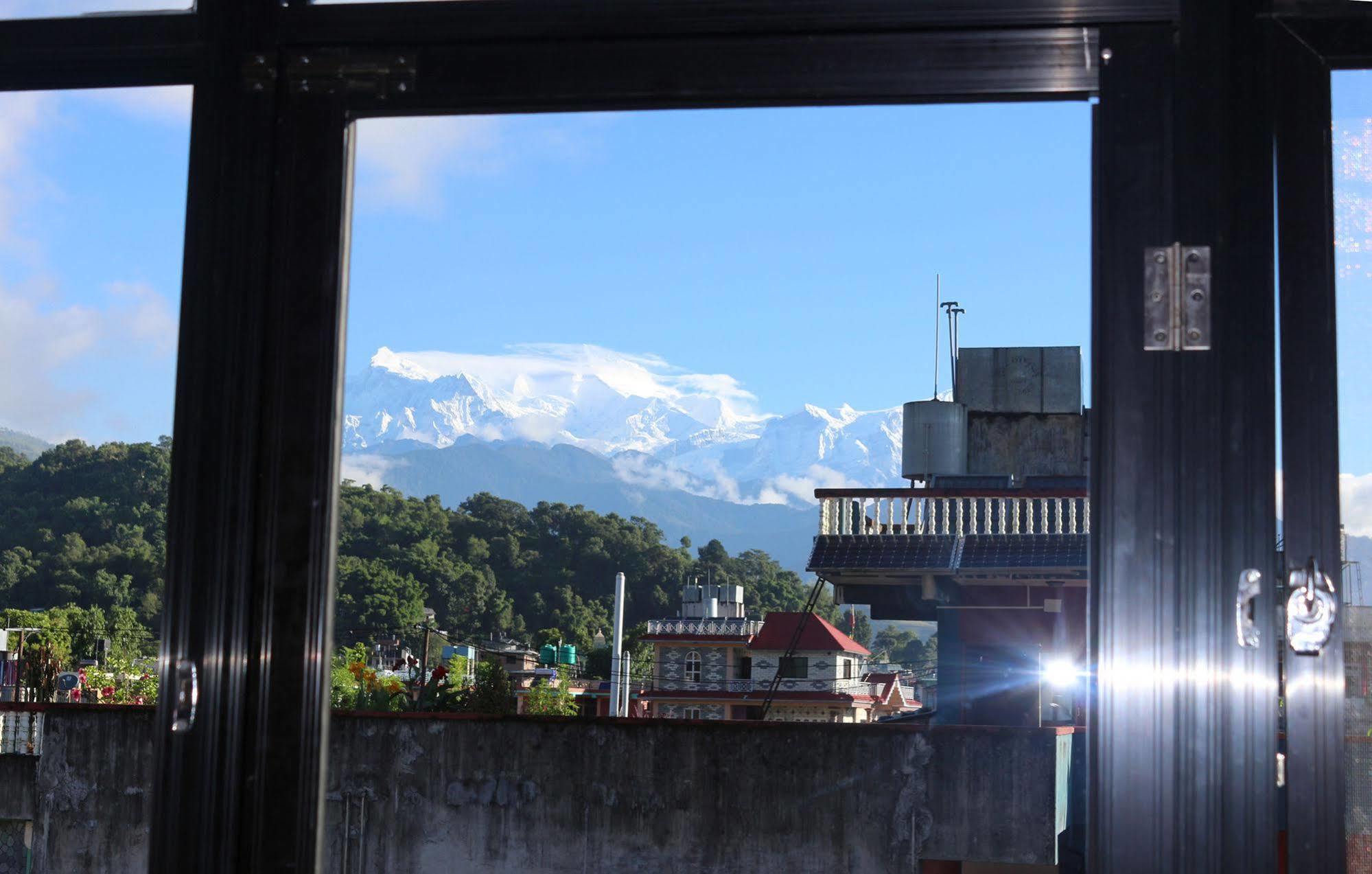 Hotel Buttercup Pokhara Exterior foto
