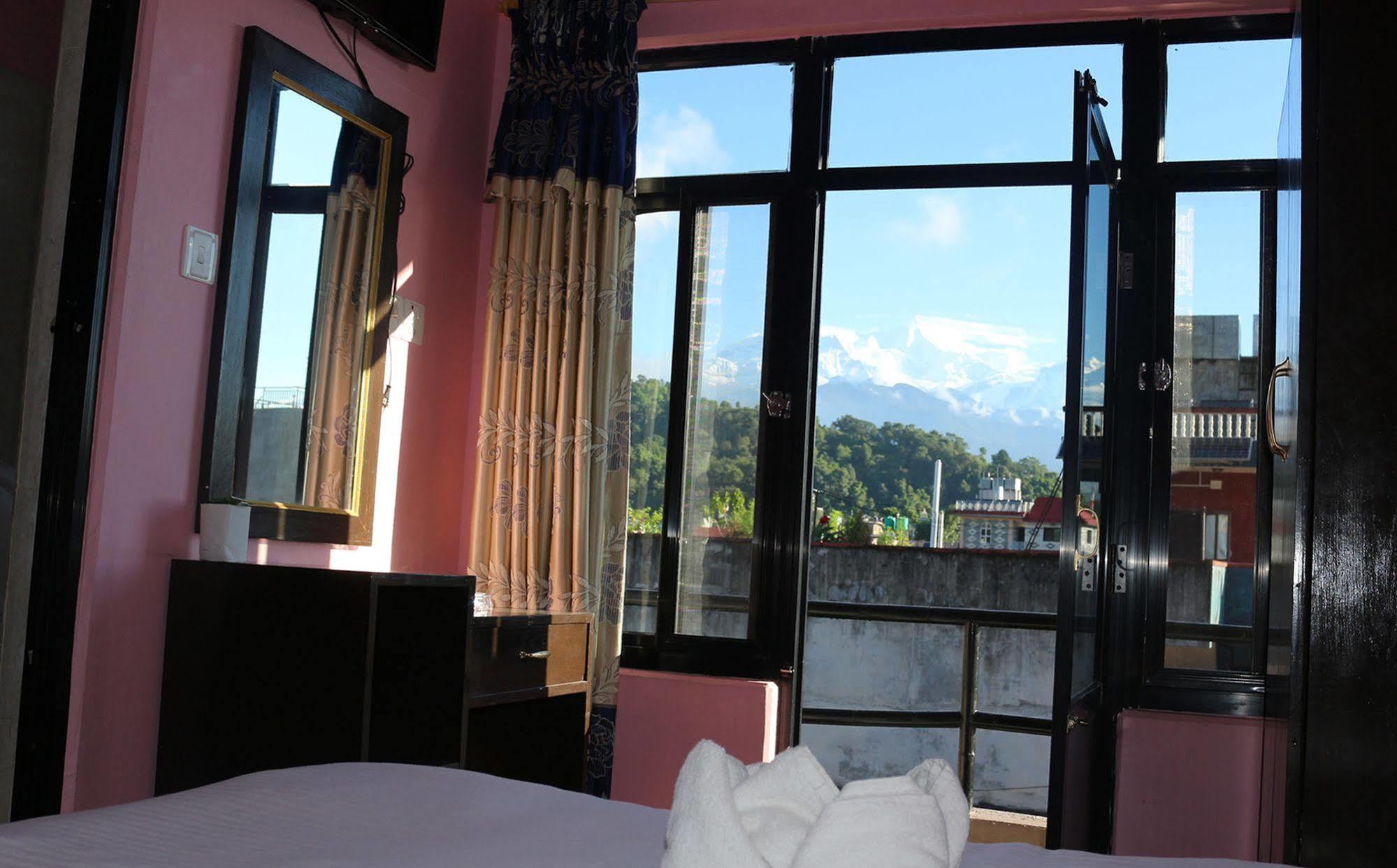 Hotel Buttercup Pokhara Exterior foto