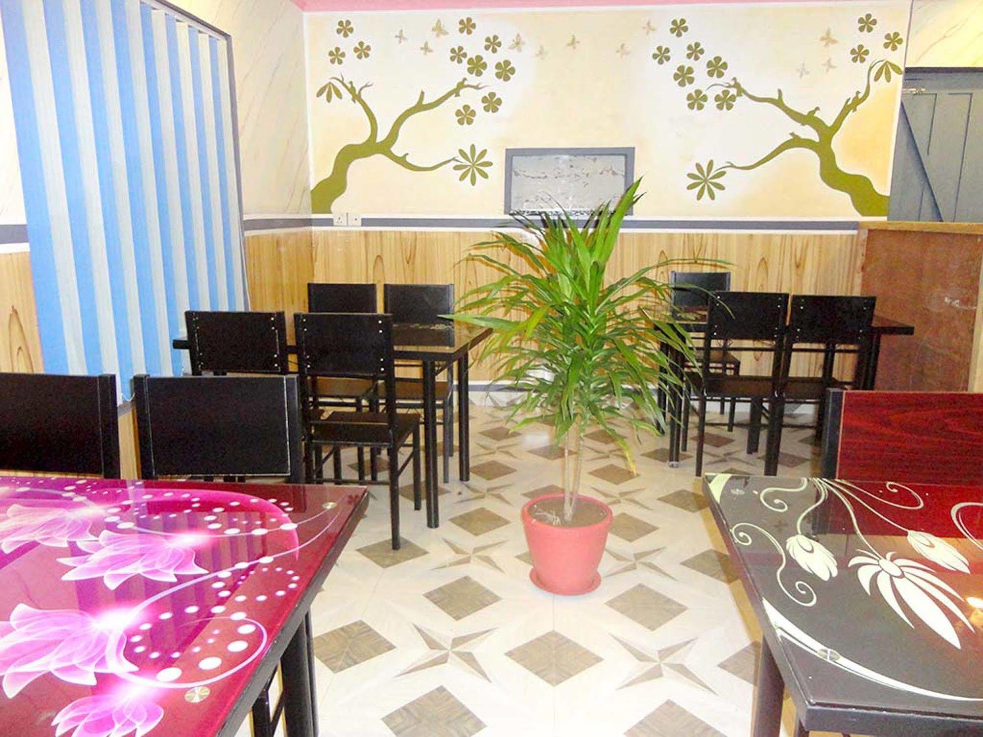 Hotel Buttercup Pokhara Exterior foto